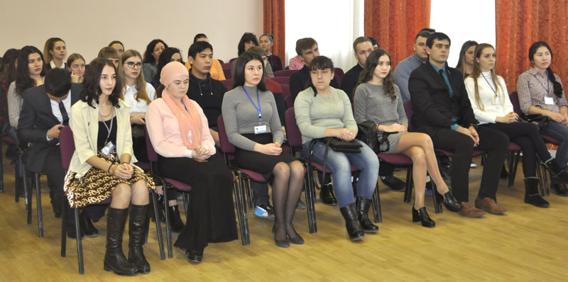 Служба ЗАГС Астраханской области наградила победителей конкурса студенческих работ